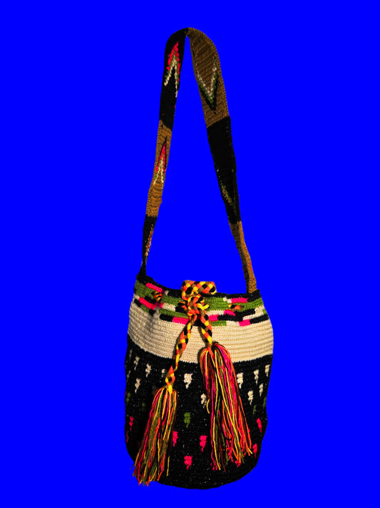 Pearly black braided tote bag